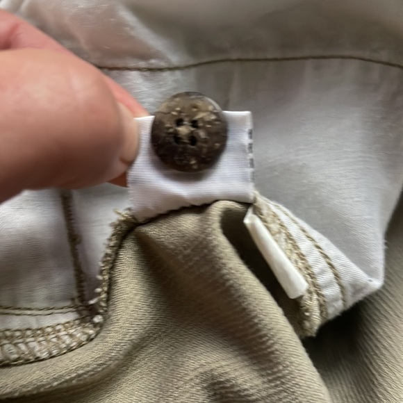 Tan Pleated Shorts, Size 34 - Picture 7 of 8